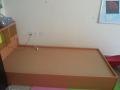 single bed in avery good condition    -  100 aed